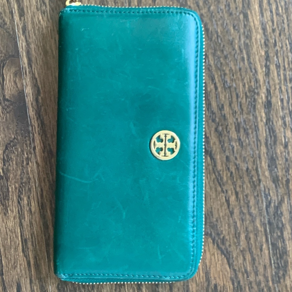 Tory Burch wallet